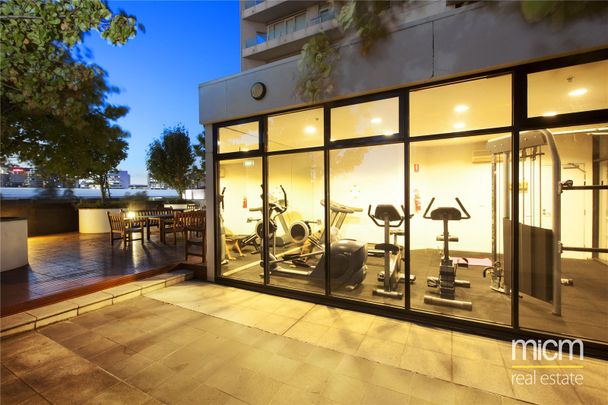 126/99 Whiteman Street - Photo 1