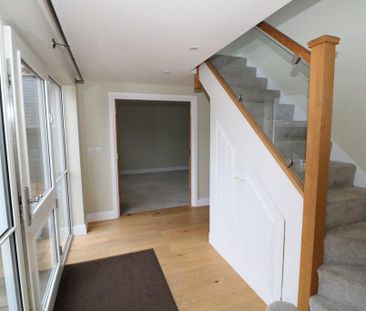 2 bedroom barn conversion to rent - Photo 1