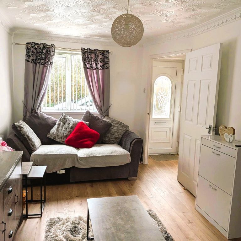 Llwyncyfarthcwh, Llanelli, SA14 1GY - Photo 1