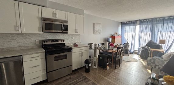 420 Parkdale Ave - Photo 2