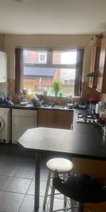 4 Bed Terraced House, Filey Road, M14 - Photo 3