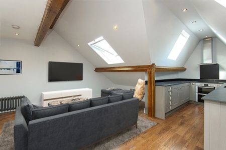 Two Bedroom Bright Split Level Loft Apartment to Let in Streatham - Photo 3