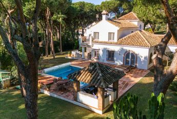 5 bedroom luxury Villa for rent in Marbella Del Este, Andalusia