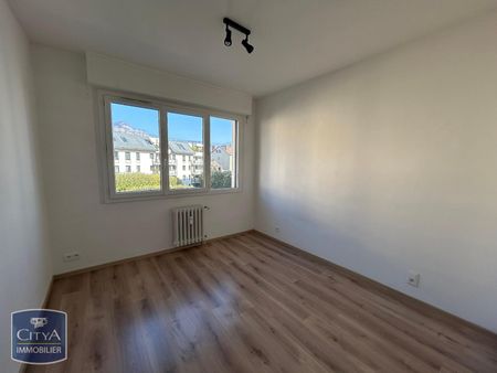 Location Appartement 3 pièces 69m² CHAMBERY 73000 - Photo 3