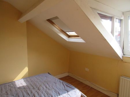 Two Great Apartments, 73 Agincourt Avenue, Queens Quarter, Belfast, BT7 1QB - Photo 3