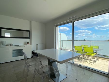 Location Appartement 3 pièces 67m² ST JEAN DE LA RUELLE 45140 - Photo 3