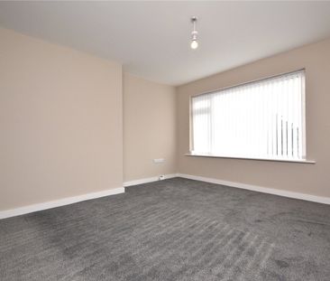 84, Springfield Avenue, Morley, Leeds, West Yorkshire, LS27 9PW - Photo 1