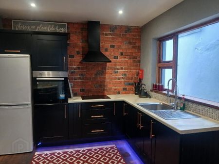 31 Kenlis Street, Banbridge, BT32 3LR - Photo 2