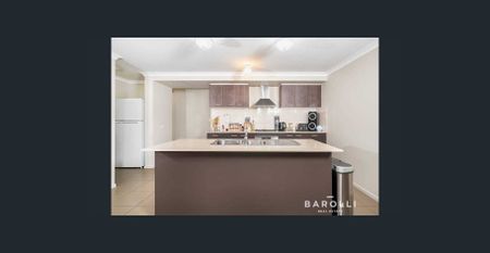 Executive 4-Bedroom Home - Photo 5