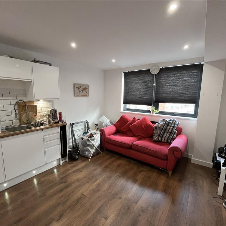 Carlton Square, Nottingham, Carlton - Photo 1