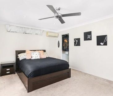 Broadbeach Waters - Photo 4