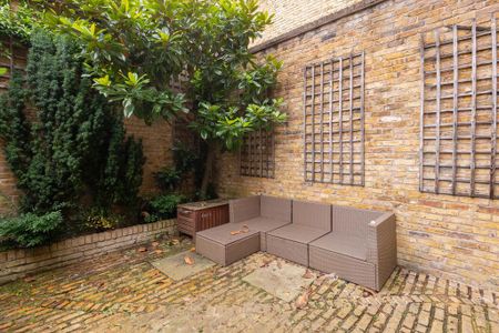 4 bedroom terraced house to rent - Photo 4