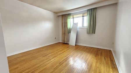 For Lease - 214 Fairglen Avenue Unit# Upper, Toronto, Ontario - Photo 3