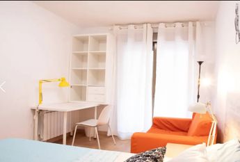 Calle del Jilguero, Madrid, Community of Madrid 28025