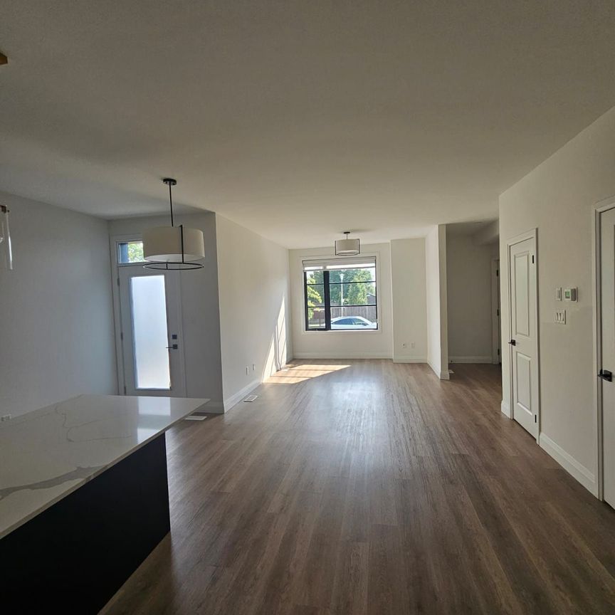 For Lease - 3900 Savoy Street Unit# 63, London South, Ontario - Photo 1