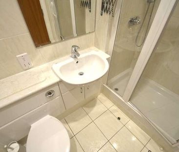 Clarence Street, Staines-upon-thames, TW18 - Photo 6