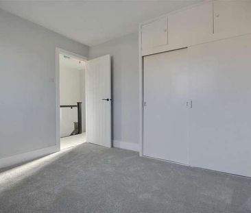 St. Helena Way, Portchester, PO16 - Photo 6