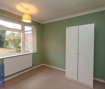 3 bedroom detached bungalow to rent - Photo 4