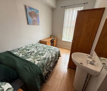 Westminster Street, Room 1, All Bills Included, Belfast, BT7 1LA - Photo 5