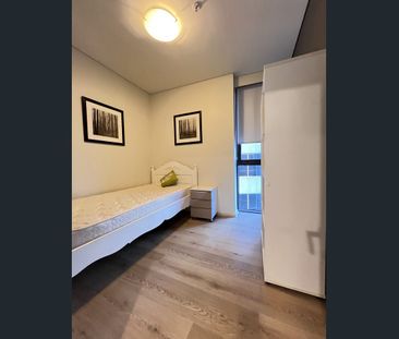 Furnished 3-Bedroom Apartment with Darling Harbour Views - Photo 5