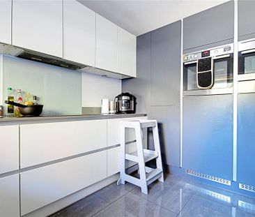 4 bedroom end of terrace house to rent - Photo 4