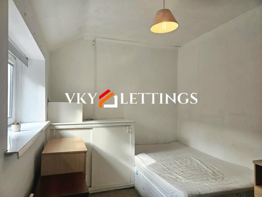 4 bedroom house of multiple occupation to rent - Photo 1