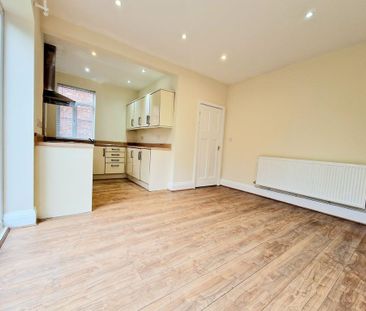 3 bedroom semi-detached house to rent - Photo 1