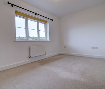 3 bedroom mid terraced house to rent - Photo 3