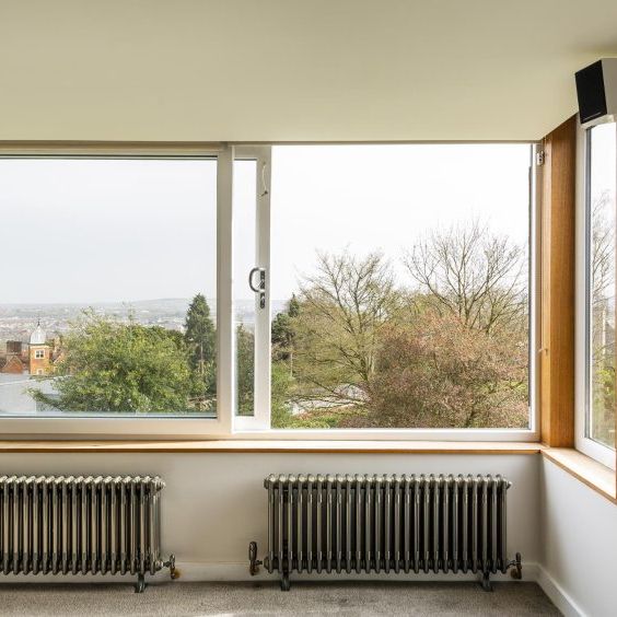 3 Bed Flat - Photo 1