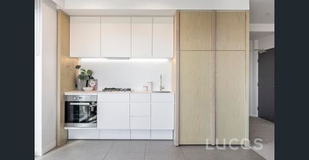 Harbour views and modern style in ‘Marina Tower’ - Photo 5