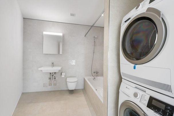 Living modern with a unique view - Photo 1