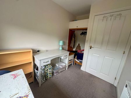 3 bedroom terraced house to rent - Photo 4