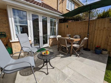 2 bedroom semi-detached house to rent - Photo 5