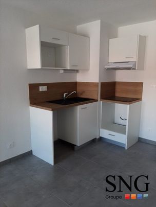 T3 AVEC LOGGIA ET PARKING - Photo 1