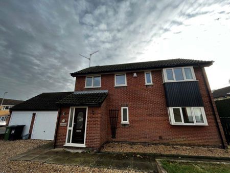 4 bedroom detached house to rent - Photo 3