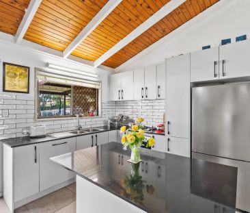 “3BDRM HOUSE IN THE HEART OF HILLCREST!” - Photo 4