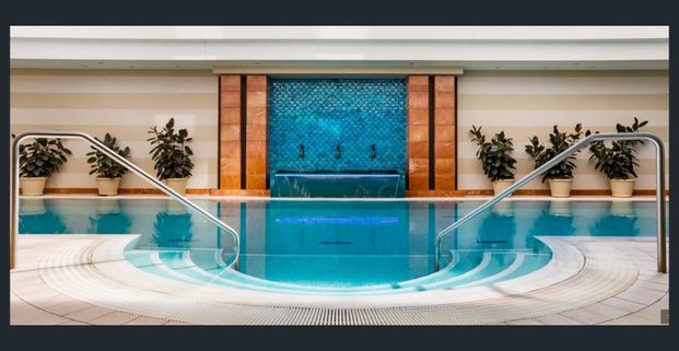 LUXURY LIVING + POOL + GYM + 24HR CONCIERGE + PARKING - Photo 1