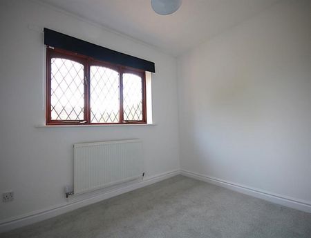 5 Bedroom Detached To Let - Photo 4