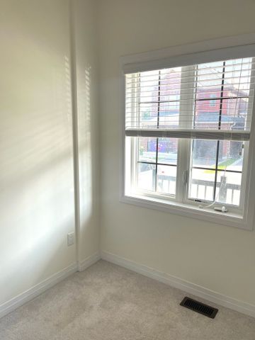 For Lease - 8 Bedford Estates Crescent, Barrie, Ontario - Photo 4