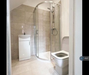 3 bedroom end of terrace house to rent - Photo 1