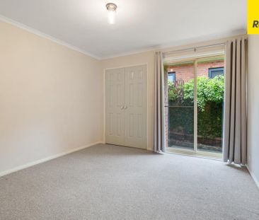 Beautifully Maintained Family Home in Prime Location - Photo 6