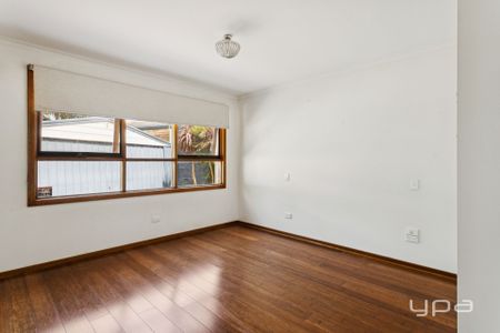 Spacious Family Home with Large Garage in Prime Safety Beach Location. - Photo 2