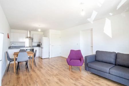 Park Residence, Leeds - Photo 2