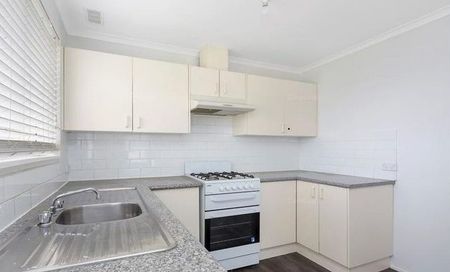 Spacious Family Home in a Peaceful West Albury Location - Photo 3