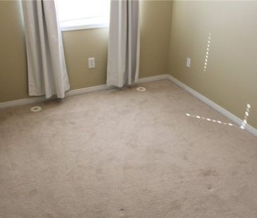 For Lease - 2321 Saddlecreek Crescent, Oakville, Ontario - Photo 3