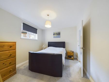 4 bedroom detached bungalow to rent - Photo 2