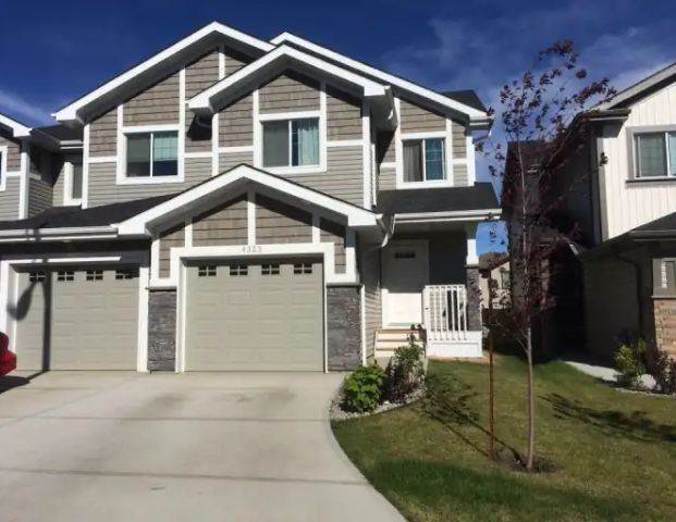 1450 SQFT 3-bedroom Duplex in South Edmonton! | 4323 Annett Common SW, Edmonton - Photo 1