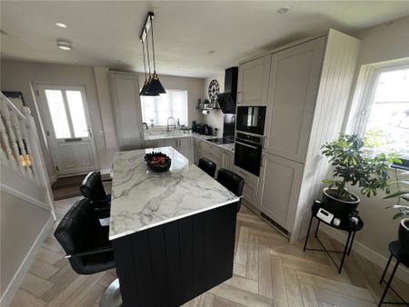 3 bedroom detached house to rent - Photo 5