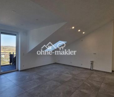 ** Wohnen wie im Urlaub! Elegantes Dachgeschoss mit Sonnenlichtgara... - Photo 2