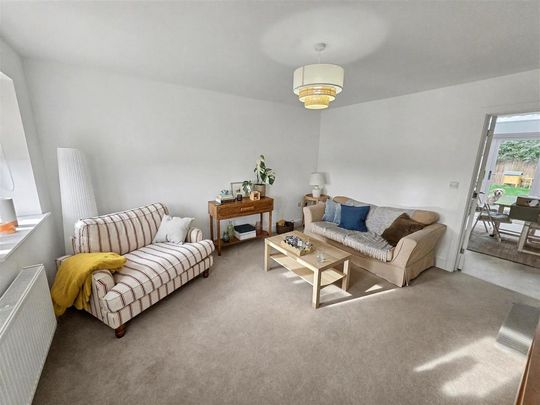 3 bedroom semi-detached house to rent - Photo 1